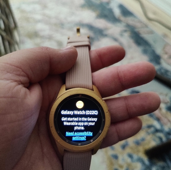 Samsung Galaxy watch rose gold small wristband - Picture 3 of 7